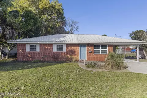1616 Saint Ann Ave, Biloxi, MS 39531