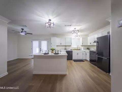 Kitchen - 622 11th Ave, Magee, MS 39111 photo 1 of 2