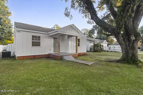 2706 Kelly Ave, Gulfport, MS 39501