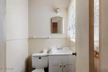 Bath - 2914 Oak Forest Dr, Jackson, MS 39212 photo 1 of 1