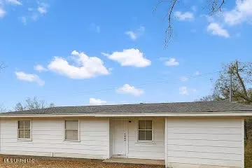 Exterior - 2914 Oak Forest Dr, Jackson, MS 39212 photo 1 of 3