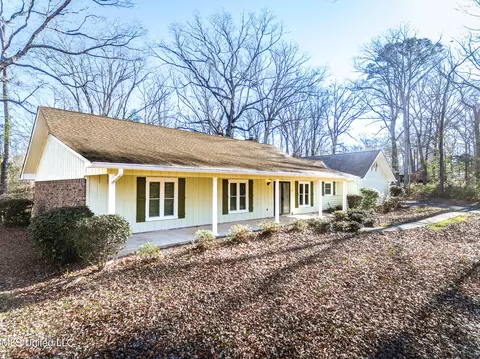 Exterior - 141 N Eagle Ridge Dr, Florence, MS 39073 photo 2 of 5