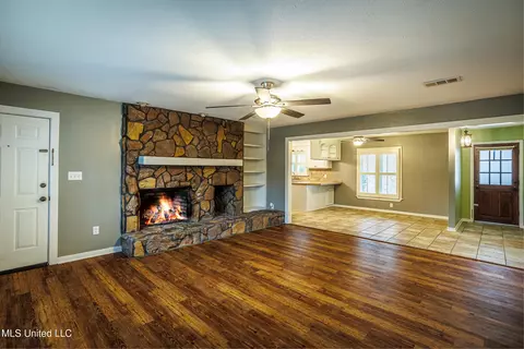 Living - 141 N Eagle Ridge Dr, Florence, MS 39073 photo 1 of 3