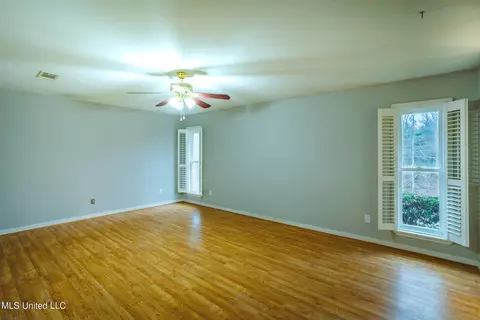 Living - 141 N Eagle Ridge Dr, Florence, MS 39073 photo 3 of 3