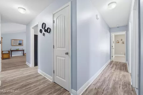 Entry Way - 10306 Maple Cv, Vancleave, MS 39565 photo 3 of 3
