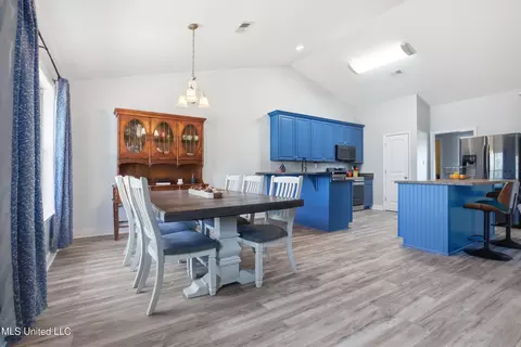 Dining - 10306 Maple Cv, Vancleave, MS 39565 photo 3 of 3