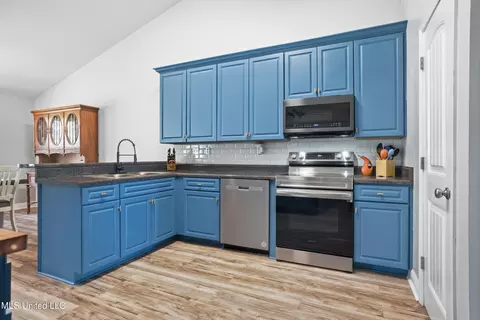 Kitchen - 10306 Maple Cv, Vancleave, MS 39565 photo 3 of 3