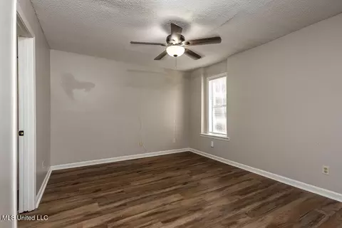 Bedroom - 537 Thunderbird Dr, Hernando, MS 38632 photo 1 of 4