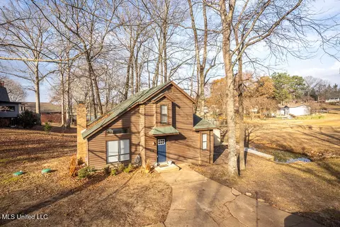 537 Thunderbird Dr, Hernando, MS 38632