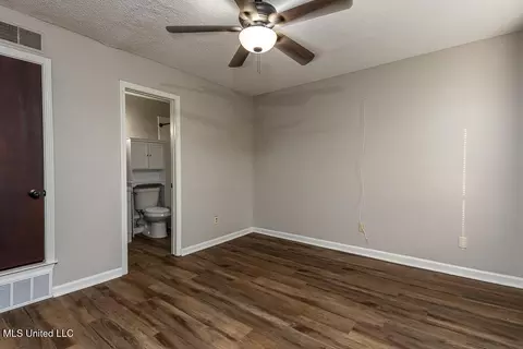 Bedroom - 537 Thunderbird Dr, Hernando, MS 38632 photo 2 of 4