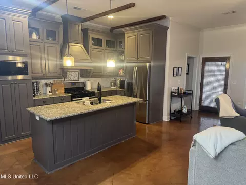 Kitchen - 104 Fairwind Way, Madison, MS 39110 photo 2 of 2