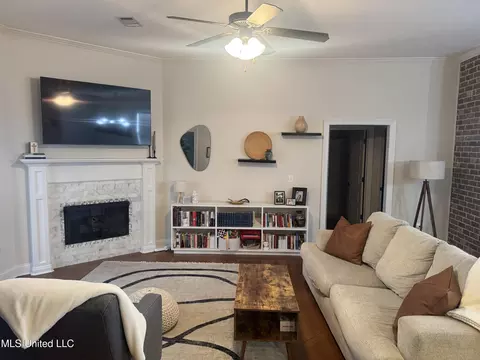 Living - 104 Fairwind Way, Madison, MS 39110 photo 1 of 1
