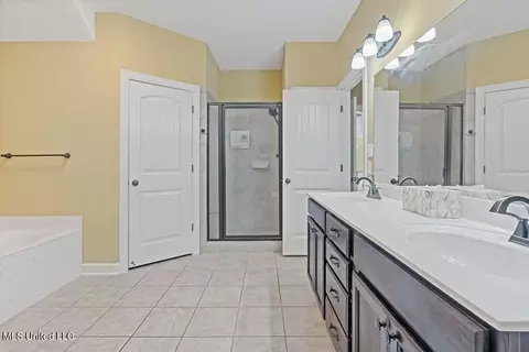 Bath - 2922 Tulane Rd, Nesbit, MS 38651 photo 1 of 3