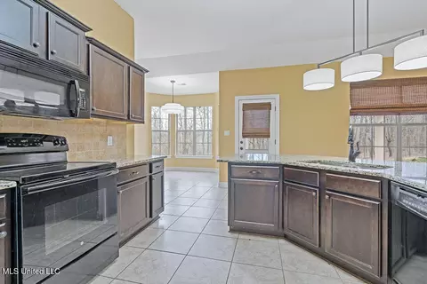 Kitchen - 2922 Tulane Rd, Nesbit, MS 38651 photo 3 of 4