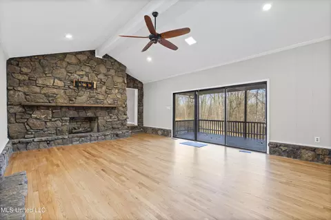 Living - 5702 Maxwell Dr, Olive Branch, MS 38654 photo 1 of 5