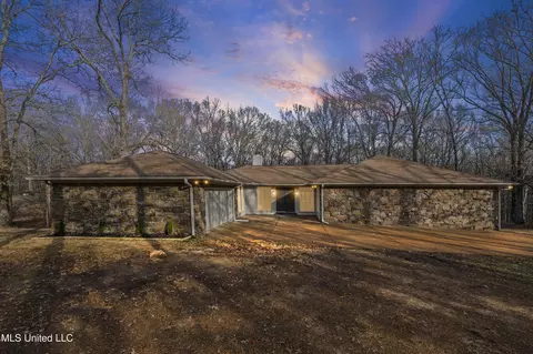 Exterior - 5702 Maxwell Dr, Olive Branch, MS 38654 photo 1 of 7