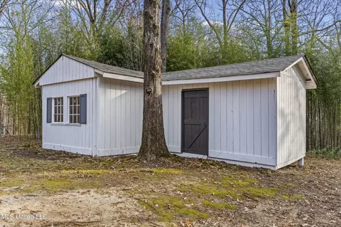 Exterior - 5702 Maxwell Dr, Olive Branch, MS 38654 photo 5 of 7