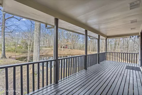 Exterior - 5702 Maxwell Dr, Olive Branch, MS 38654 photo 3 of 7