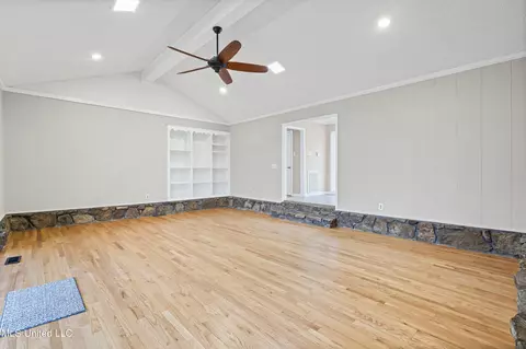 Living - 5702 Maxwell Dr, Olive Branch, MS 38654 photo 3 of 5
