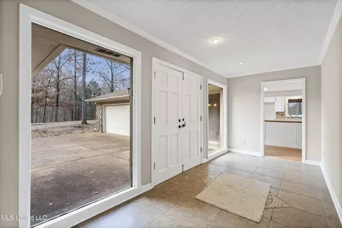 Entry Way - 5702 Maxwell Dr, Olive Branch, MS 38654 photo 1 of 1