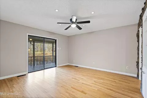 Living - 5702 Maxwell Dr, Olive Branch, MS 38654 photo 5 of 5