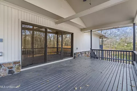 Exterior - 5702 Maxwell Dr, Olive Branch, MS 38654 photo 4 of 7