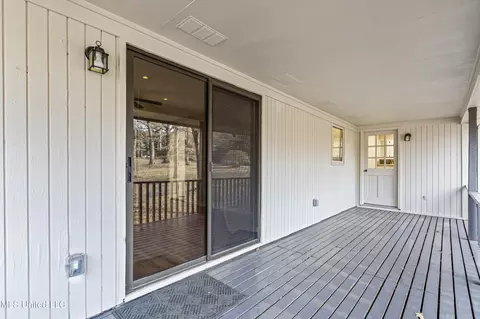 Exterior - 5702 Maxwell Dr, Olive Branch, MS 38654 photo 2 of 7