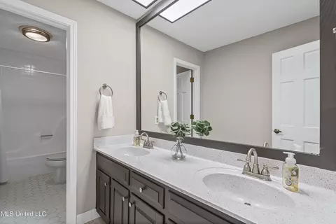 Bath - 5702 Maxwell Dr, Olive Branch, MS 38654 photo 1 of 2