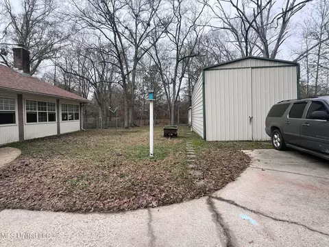 Exterior - 811 N Maple Dr, D'lo, MS 39062 photo 11 of 40
