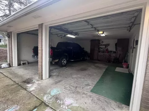 Exterior - 811 N Maple Dr, D'lo, MS 39062 photo 1 of 40