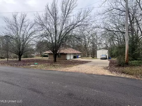 Exterior - 811 N Maple Dr, D'lo, MS 39062 photo 38 of 40