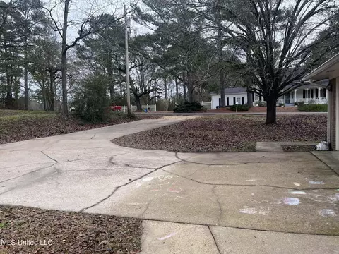 Exterior - 811 N Maple Dr, D'lo, MS 39062 photo 28 of 40