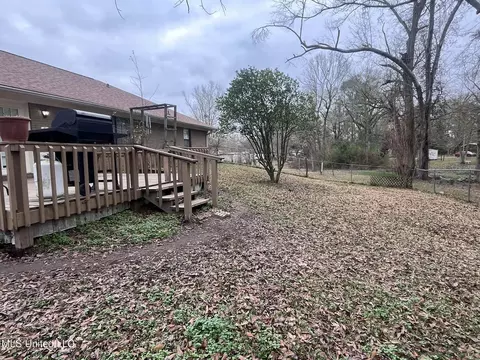 Exterior - 811 N Maple Dr, D'lo, MS 39062 photo 9 of 40