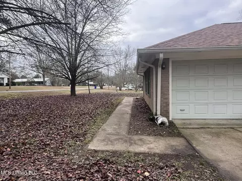 Other - 811 N Maple Dr, D'lo, MS 39062 photo 24 of 25