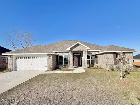 14892 Fritz Cir, Gulfport, MS 39503