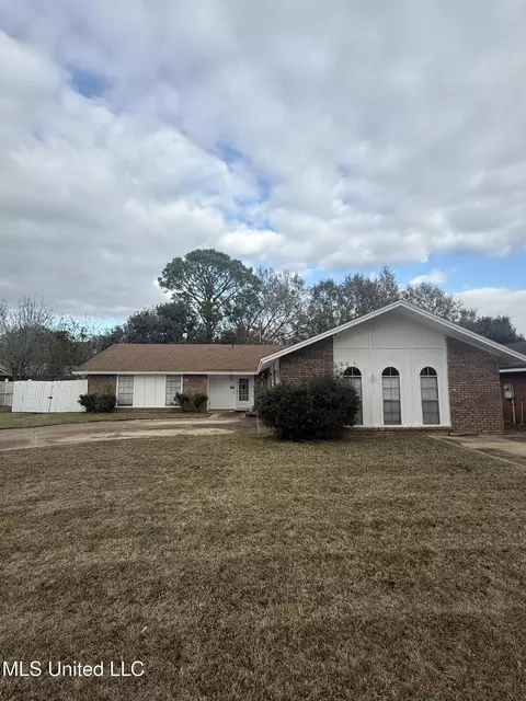 11234 Eva Dr, Gulfport, MS 39503