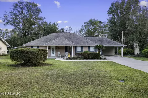 109 Pine Burr Rd, Carriere, MS 39426