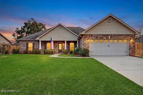 444 Venito Dr, Biloxi, MS 39531