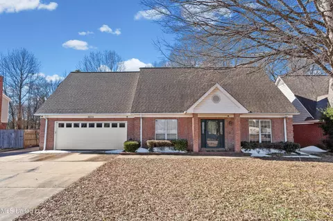 6635 Renee Dr, Olive Branch, MS 38654