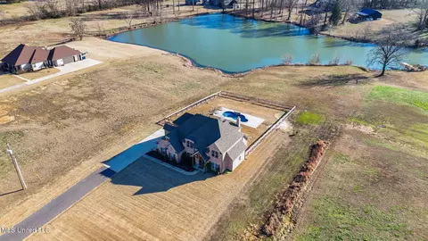 View/Area - 4883 W Oak Grove Rd, Hernando, MS 38632 photo 2 of 3
