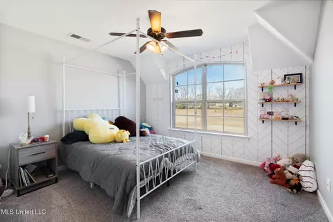 Bedroom - 4883 W Oak Grove Rd, Hernando, MS 38632 photo 2 of 3