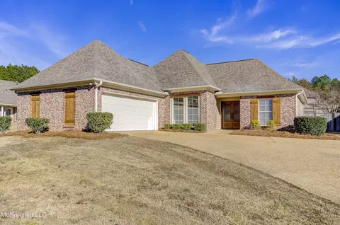 101 Burnham Ct, Clinton, MS 39056