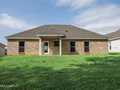 Exterior - 947 Riverside Ln, Pearl, MS 39208 photo 3 of 3
