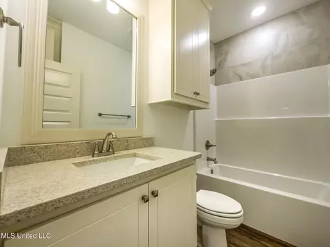 Bath - 947 Riverside Ln, Pearl, MS 39208 photo 4 of 4