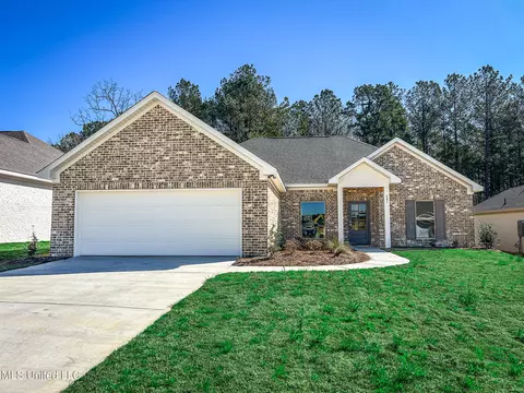 947 Riverside Ln, Pearl, MS 39208