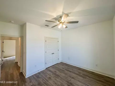 Bedroom - 947 Riverside Ln, Pearl, MS 39208 photo 3 of 4