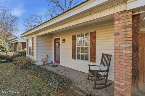 Exterior - 129 Shadow Hill Dr, Madison, MS 39110 photo 2 of 6