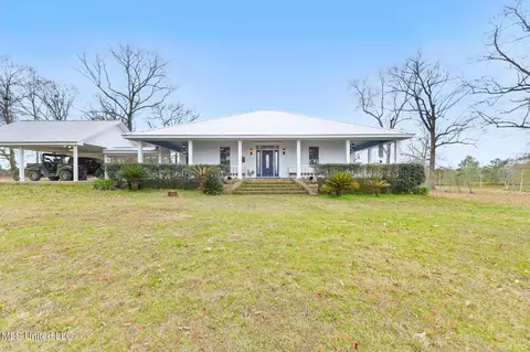 103 Harlan Davis Rd, Lumberton, MS 39455
