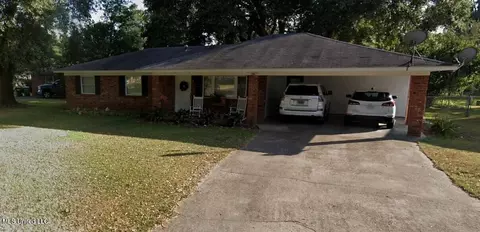 106 Earhart Dr, Natchez, MS 39120