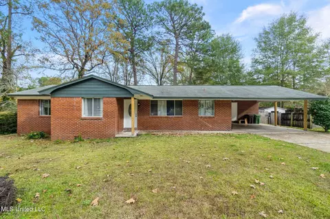 324 Emerson Dr, Hattiesburg, MS 39401